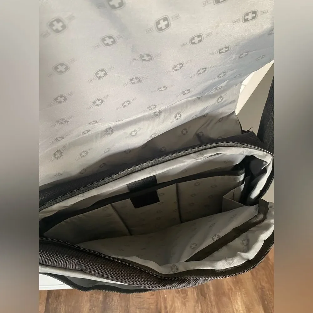 Swiss gear shoulder briefcase/laptop bag